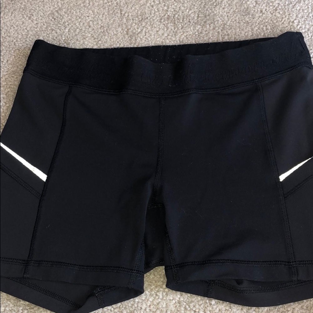Lulu Lemon biker shorts - Picture 1 of 3
